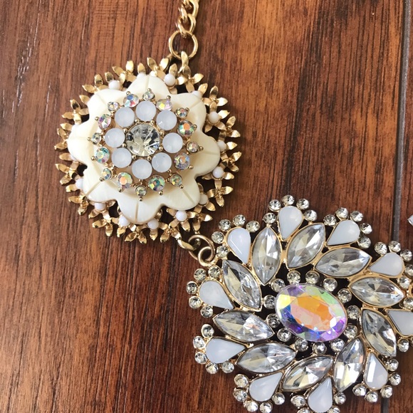 Statement necklace - Picture 3 of 6